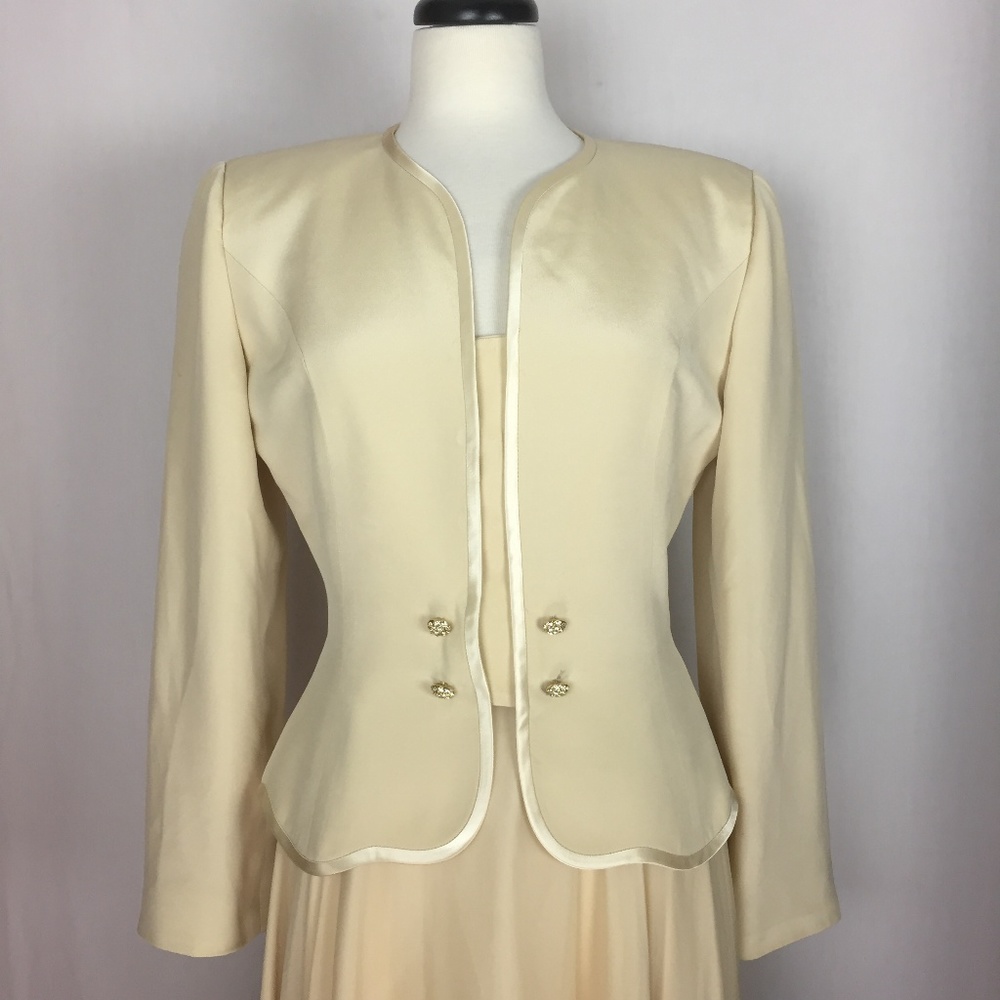 Rimini Womens Size 8 Skirt Jacket 2 Piece Cream